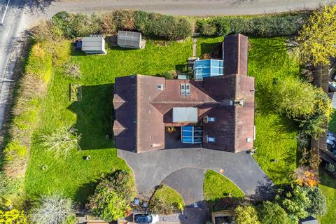 4 bedroom detached house for sale, Beacon Rise, East Grinstead RH19