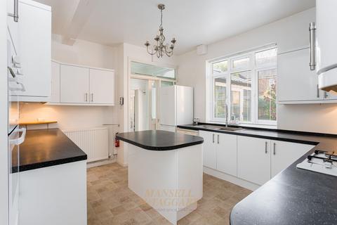 4 bedroom detached house for sale, Beacon Rise, East Grinstead RH19