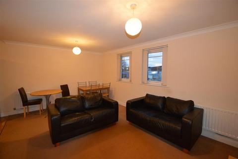2 bedroom flat to rent, Chorlton Road, Manchester M15