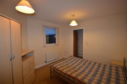 2 bedroom flat to rent, Chorlton Road, Manchester M15