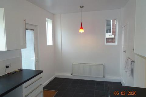 3 bedroom semi-detached house to rent, Anns Road North, Heeley, Sheffield, S2 3GR
