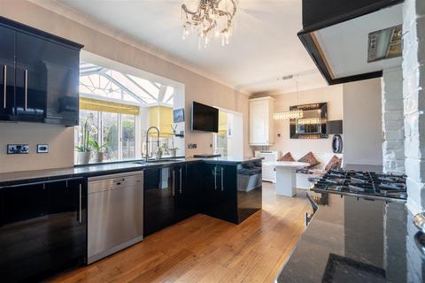 4 bedroom semi-detached house for sale, Brierdene Crescent, Whitley Bay