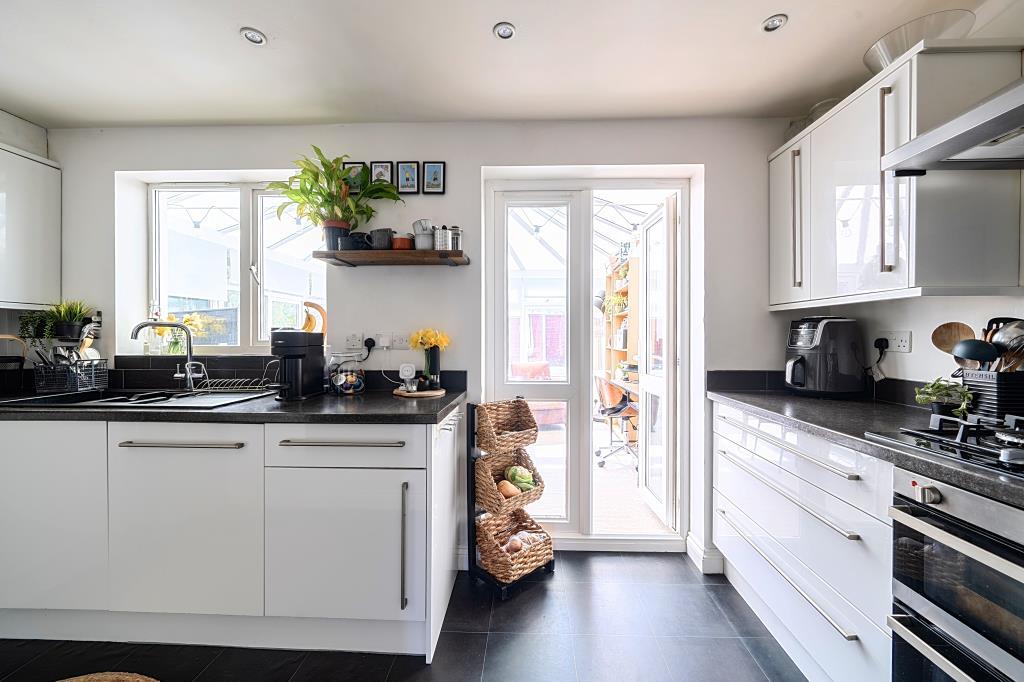 Kitchen 4