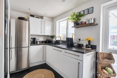 3 bedroom semi-detached house for sale, Newbury,  Berkshire,  RG14