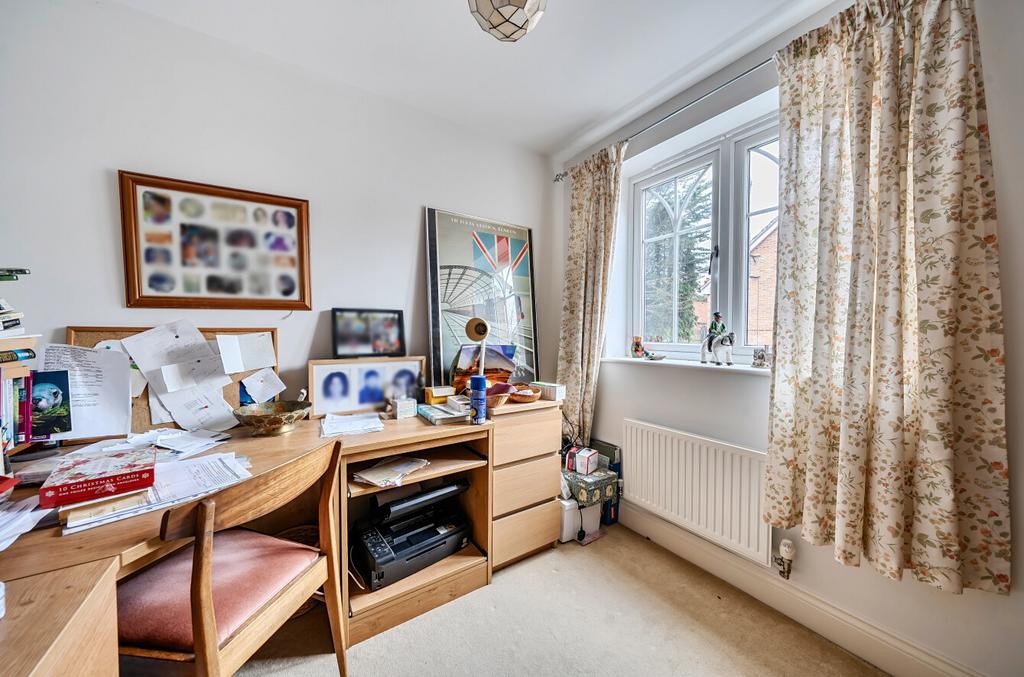 1417015 18 699337...