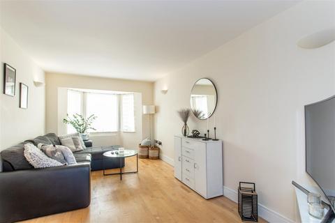 undefined, Clifden Mews, Hackney, E5