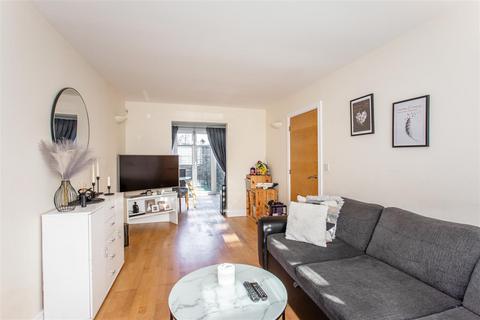 undefined, Clifden Mews, Hackney, E5