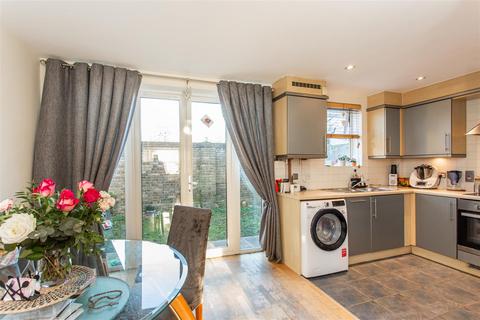 undefined, Clifden Mews, Hackney, E5