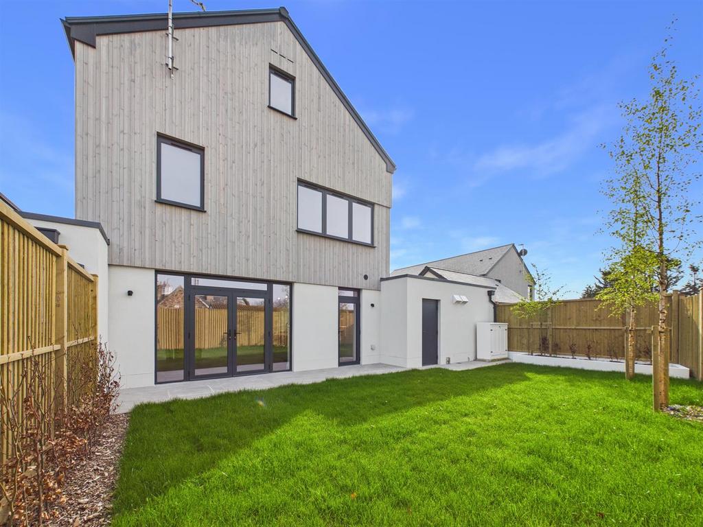 CAM02712 G0-PR0330-STILL012.jpg