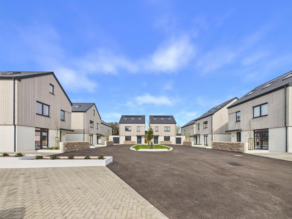 CAM04392 G0-PR0196-STILL013.jpg