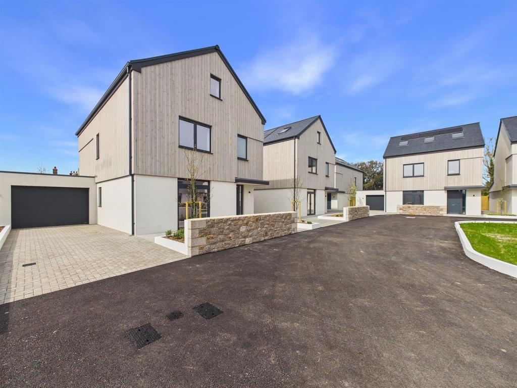 CAM04392 G0-PR0196-STILL015.jpg