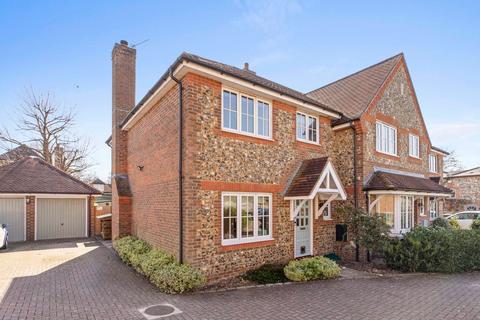 3 bedroom end of terrace house for sale, Woodbine Close, Princes Risborough HP27