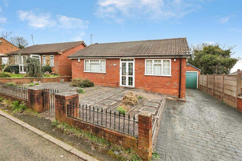 2 bedroom detached bungalow for sale