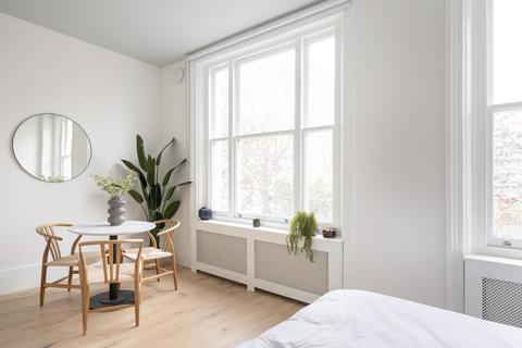 Studio to rent, Warwick Road, 31, London SW5