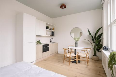 Studio to rent, Warwick Road, 31, London SW5