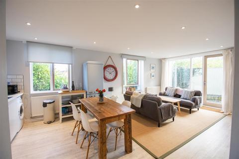 2 bedroom semi-detached house for sale, 1 Simons Path, Southwold IP18