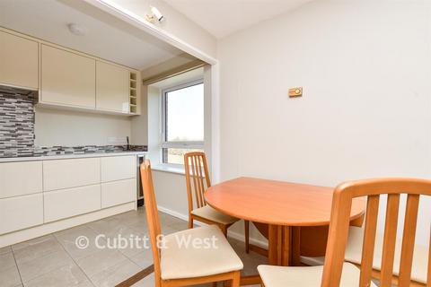 2 bedroom flat for sale, Basinghall Gardens, Sutton, Surrey