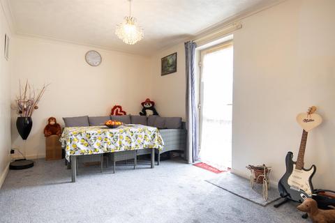 3 bedroom end of terrace house for sale, Kilnway, Wellingborough