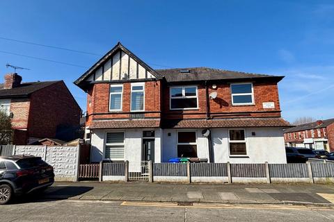 5 bedroom end of terrace house for sale, *INVESTMENT OPPORTUNITY* - Ladysmith Road, Didsbury