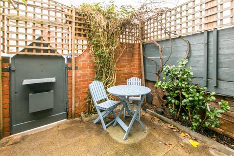 2 bedroom maisonette to rent, Kimberley Gardens, Harringay, London, N4