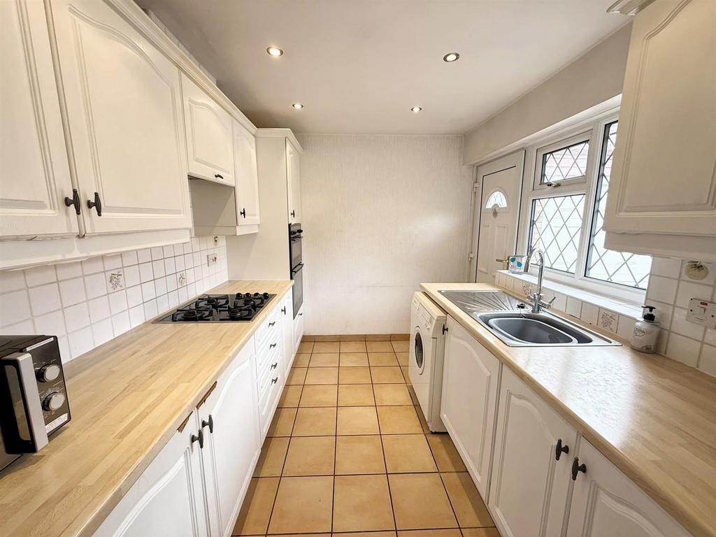 NEW KITCH (Large).JPG