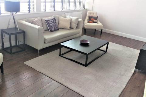 undefined, City Road, Islington, London, EC1V