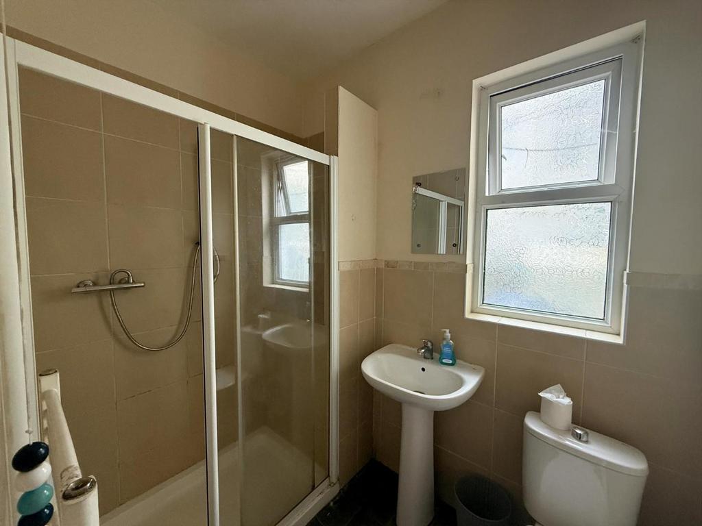 86 toilet .JPG