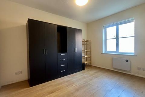 undefined, Admirals Court, Reading RG1