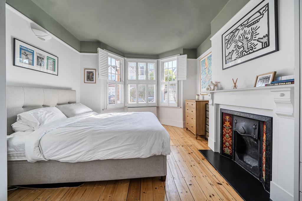 1432559-4-69bc033...