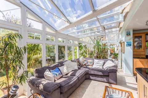 undefined, Cleveland Close Maidenhead SL6