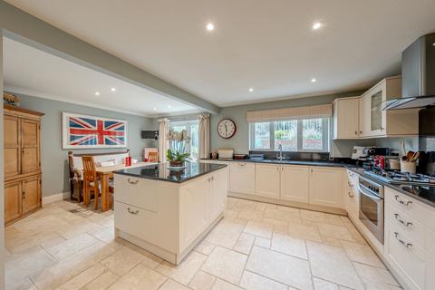 4 bedroom detached house for sale, Spencers Holt, Harrogate, HG1