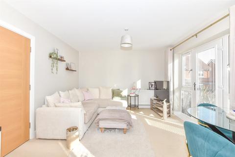 2 bedroom flat for sale, Oasthouse Drive, Waterlooville PO8