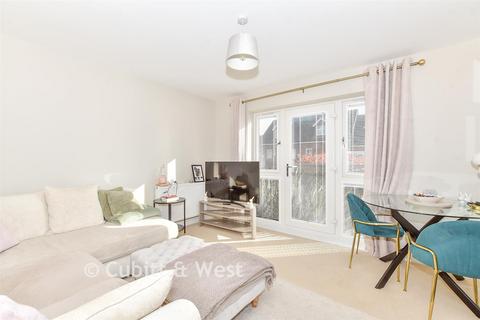 2 bedroom flat for sale, Oasthouse Drive, Waterlooville PO8