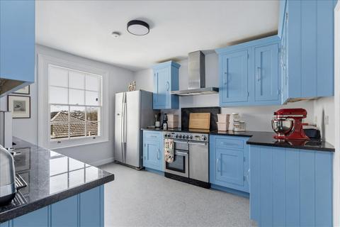 2 bedroom apartment to rent, Fulham Palace Road, Hammersmith, London, W6