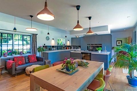undefined, Saunders Lane, Woking, Surrey, GU22