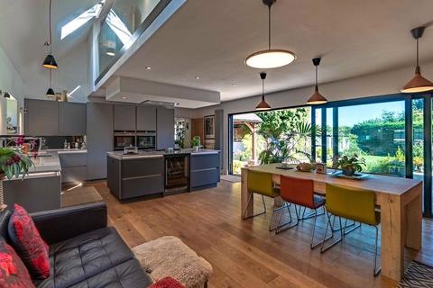 undefined, Saunders Lane, Woking, Surrey, GU22