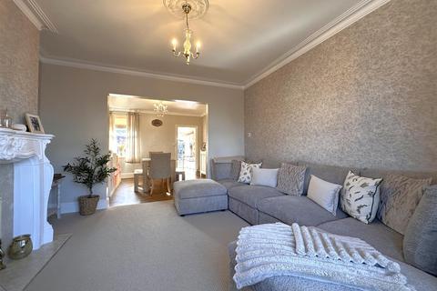 4 bedroom terraced house for sale, London Road, Balderton, Newark