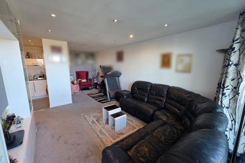 2 bedroom flat for sale, The Blenheim Centre, Hounslow, Middlesex, TW3 1NB
