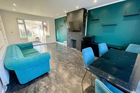 3 bedroom semi-detached house for sale, Homestead Way, Luton, Bedfordshire, LU1 5PD