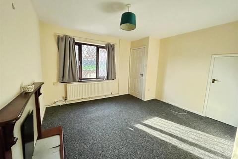 3 bedroom house to rent, Red Lion Square, Chesterton, Newcastle