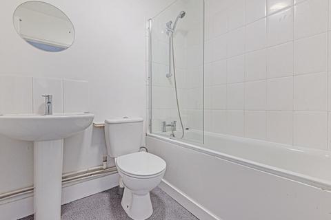 2 bedroom flat to rent, Merton High Street, South Wimbledon, London, SW19