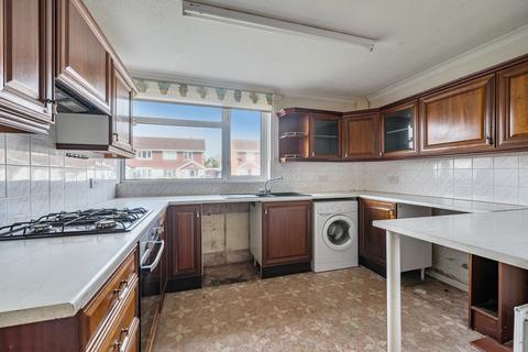 undefined, Redwood Avenue, Woodley, Reading