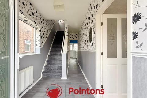 3 bedroom semi-detached house to rent, Romford Road, Holbrooks, Coventry