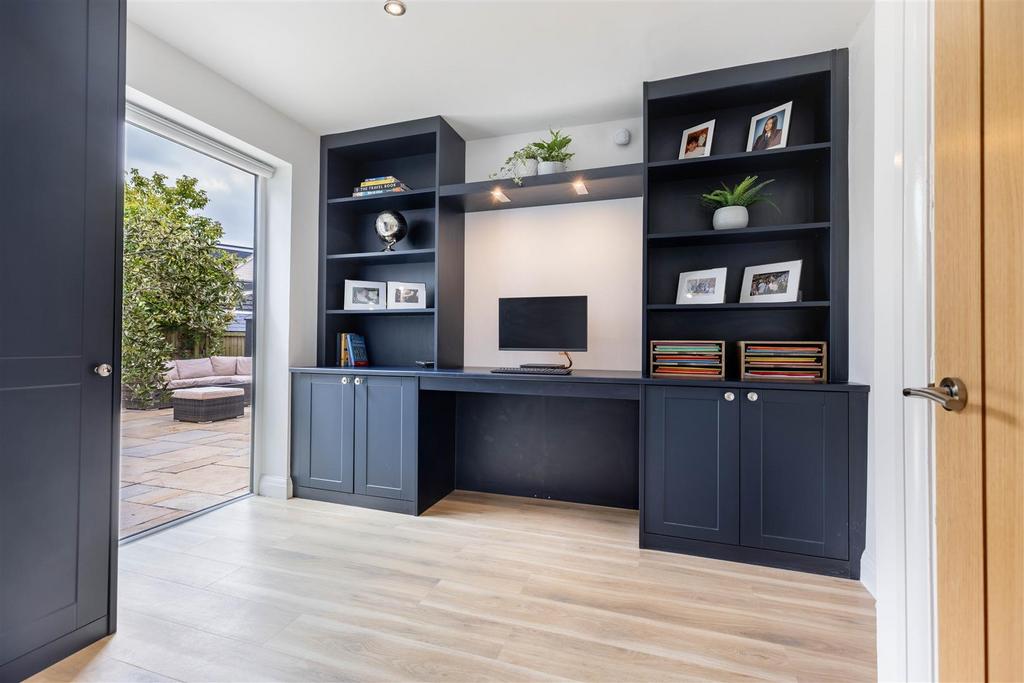 825 A2844-HDR.jpg