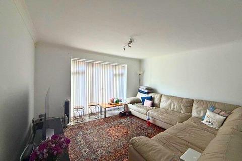 undefined, Uxbridge Road, Hatch End