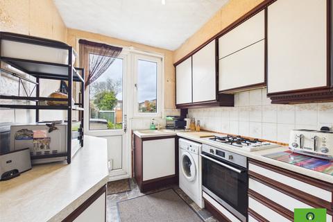 3 bedroom end of terrace house for sale, Brentwood Road, Romford RM1