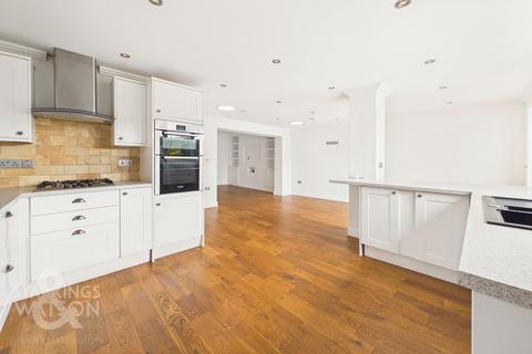 4 bedroom semi-detached bungalow for sale, Furze Road, Norwich