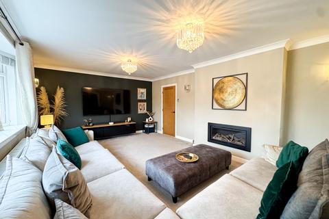 4 bedroom detached house for sale, High Road, Worksop S81