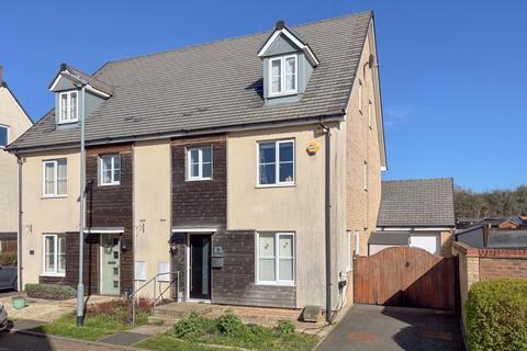 4 bedroom semi-detached house for sale, Tern Drive, Leighton Buzzard, LU7