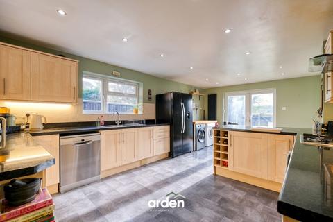 3 bedroom semi-detached house for sale, Brecon Avenue, Bromsgrove, B61